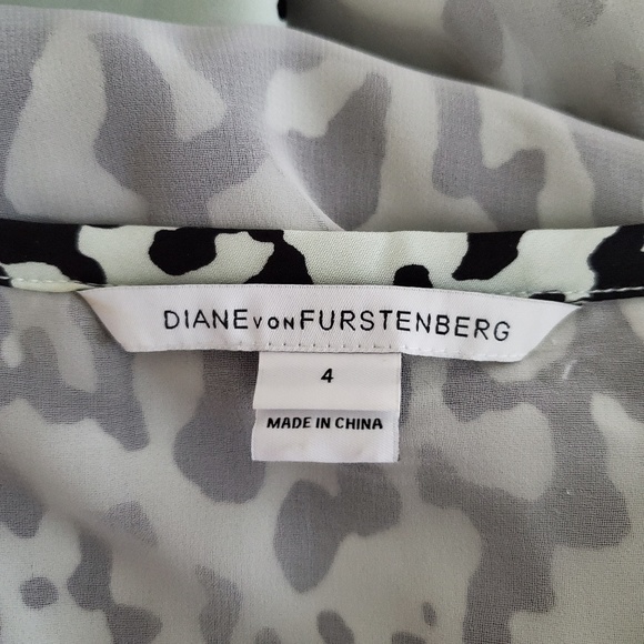 DVF New Della Silk Blend Dress - Picture 4 of 8